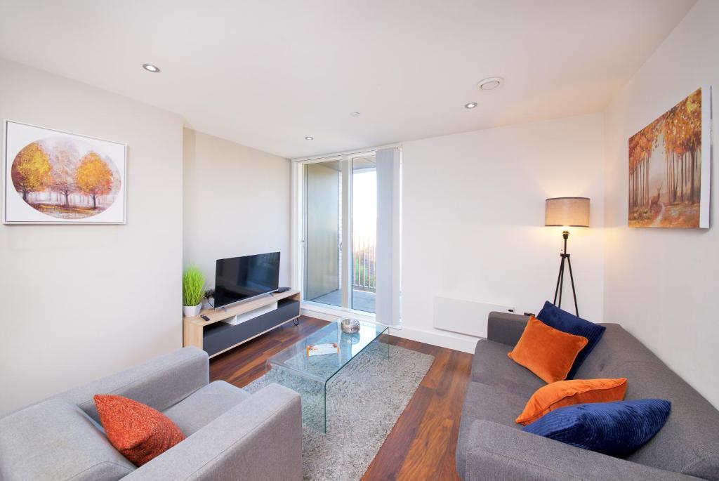 Modern 2BHK Apartment in Manchester City Center